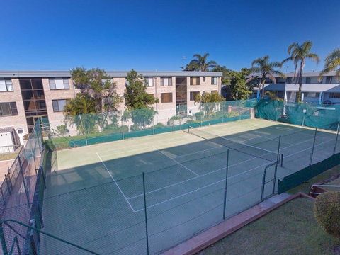 2 'The Dunes', 38 Marine Drive - Pool, Tennis Court And So Close To The Beach - Accommodation Perth 3