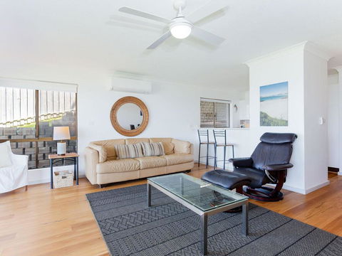 2 'The Pelicans' 53 Soldiers Point Road - Ground Floor Unit On The Waterfront - Accommodation Perth 1
