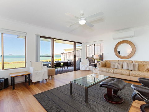 2 'The Pelicans' 53 Soldiers Point Road - Ground Floor Unit On The Waterfront - Accommodation Perth 0