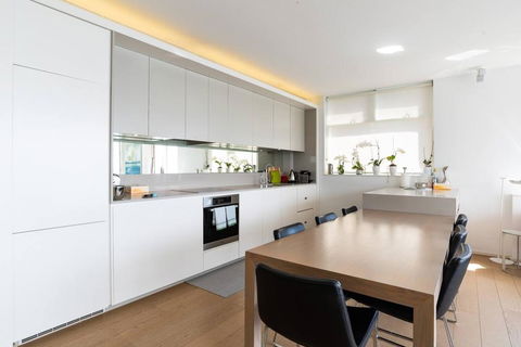 2 Bedroom Apartment With Bay View - Accommodation Perth 1