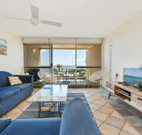 2 Bedroom Top Floor Unit - Ocean Views and Pool - Accommodation Perth