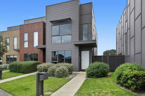 2 Bedroom Townhouse - Family & Corporate Bookings Only - Accommodation Perth 3