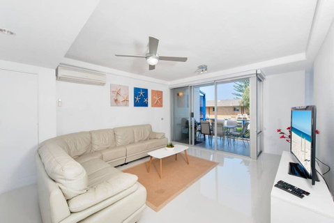2 Cirrus - Perth Resorts 1