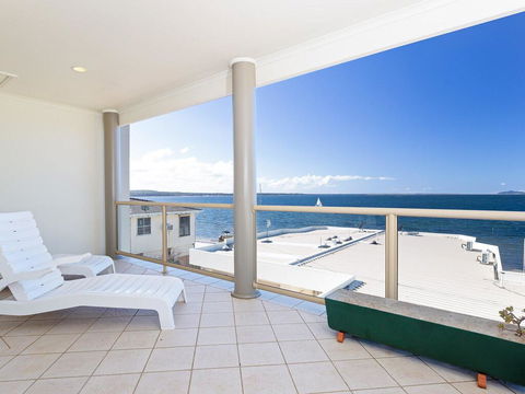 2/141A Soldiers Point Road - Large Waterfront Duplex Across From The Bowling Club - Accommodation Perth 0