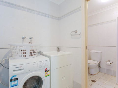 2/141A Soldiers Point Road - Large Waterfront Duplex Across From The Bowling Club - Accommodation Perth 3