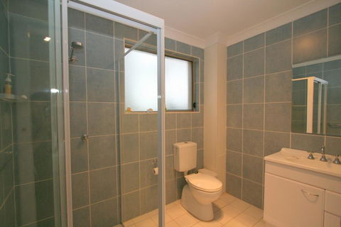 2/17 Jillamatong Street - Perth Resorts 3