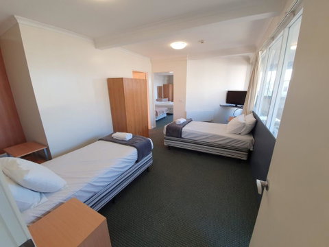 20 Lakeview Plaza - Accommodation Perth 3