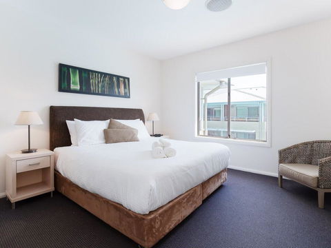 245 'Pacific Blue', 265 Sandy Point Rd - Air Conditioned Unit With Resort Facilities And Linen Supplied - Perth Resorts 1