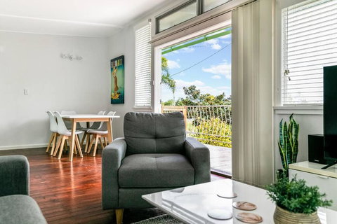 BEACHED @ YAMBA (water Views, Dog Friendly, Air Con) - Perth Resorts 4