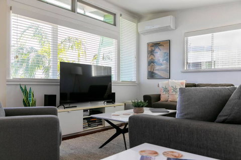 BEACHED @ YAMBA (water Views, Dog Friendly, Air Con) - Perth Resorts 2