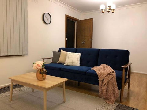 CAMPBELLTOWN HOLIDAY HOME 3 BED + FREE PARKING NCA039 - Perth Resorts 3