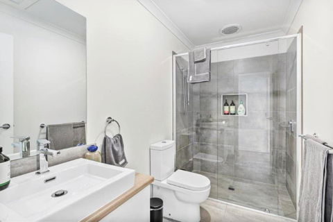 CASA EMEC- PETS WELCOME Luxury, Aircon, Walk To The Shops And Beach! Outdoor Shower And Garage Parking - Perth Resorts 4