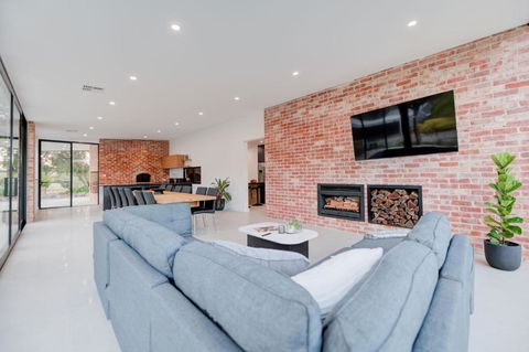 CASALE ESTATE - Perth Resorts 1