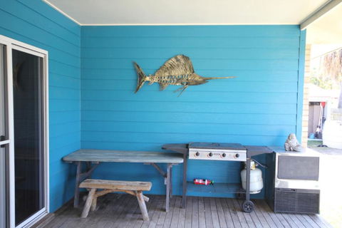 CASTAWAY BEACH HOUSE- NO Parties - NO Pets - Perth Resorts 4