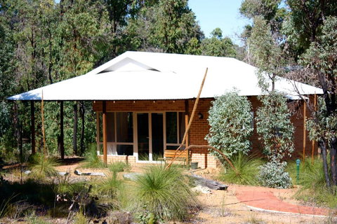 Chalets On Stoneville - Accommodation Perth 0