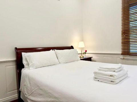 Charming Federation Style Home Minutes From CBD - Accommodation Perth 2