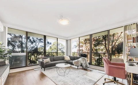 City Oasis - Terrific Location & District Views! - Accommodation Perth 0