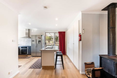 Coastal Retreat By The Beach - Accommodation Perth 2