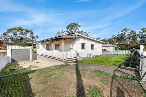 Coastal Retreat By The Beach - Accommodation Perth 3