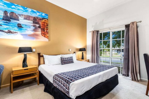 Comfort Inn Greensborough - Accommodation Perth 2
