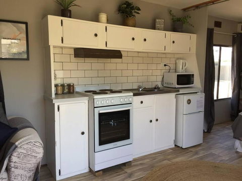 Cute Private Studio Flat With AIRCON! - Perth Resorts 0