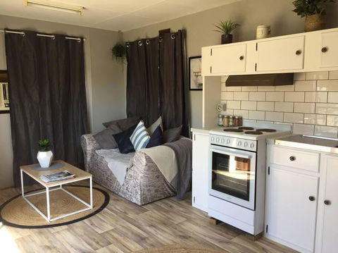 Cute Private Studio Flat With AIRCON! - Perth Resorts 4