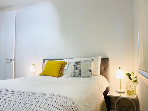D101 Charming Apartment- Free Parking - Accommodation Perth 2