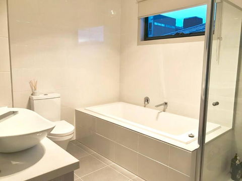 D112 Braybrook Central Stay-Great Getaway - Accommodation Perth 4