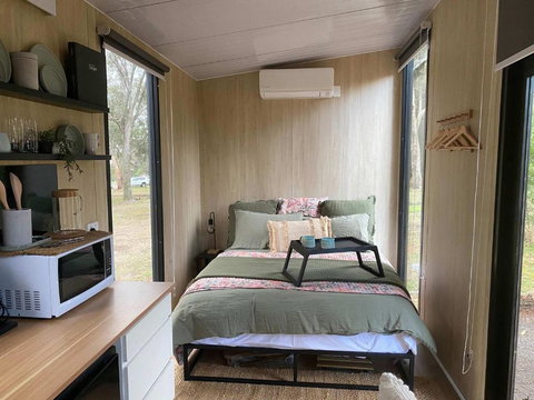 Delightfully Tiny By Tiny Away - Perth Resorts 0