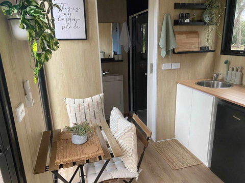 Delightfully Tiny By Tiny Away - Perth Resorts 4