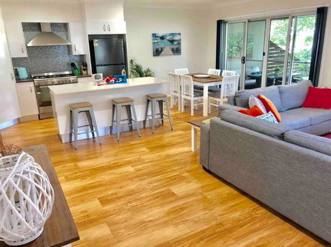 DELUXE Escape! Central, NEW & Spacious 3 Bed - Accommodation Perth 0