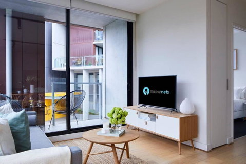 2BR Apt With Yarra River Views & Parking - Accommodation Perth 3