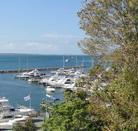 3 'Paradiso' 4 Laman Street - aircon pool heart of town water views