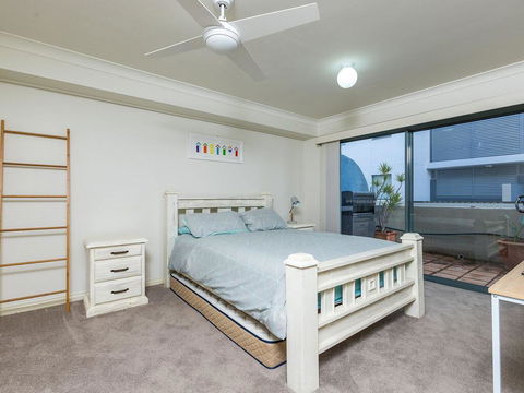 3 'Peninsula Waters', 2-4 Soldiers Point Rd - Beautiful Air Conditioned Unit With Pool, Lift & WIFI - Accommodation Perth 0