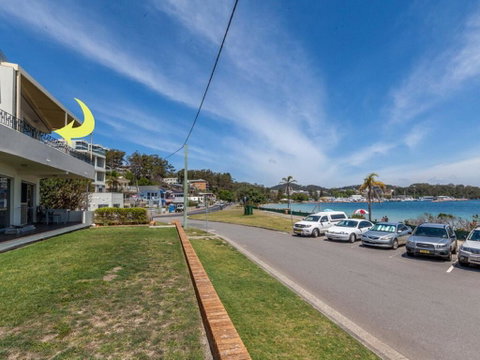 3 'Sunset' 11 Victoria Parade - Stunning Unit Right Across From The Water - Accommodation Perth 0