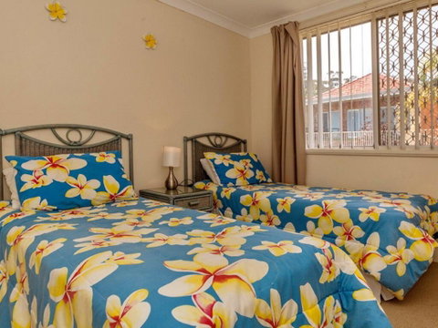3 'Sunset' 11 Victoria Parade - Stunning Unit Right Across From The Water - Accommodation Perth 2