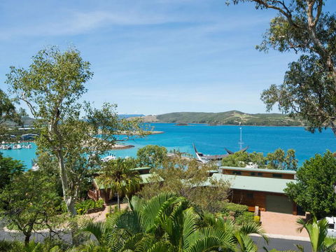 3 Bedroom Heliconia Grove On Hamilton Island - Perth Resorts 0