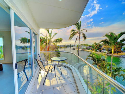 3br Broadbeach Lakefront Apartment - Accommodation Perth 0