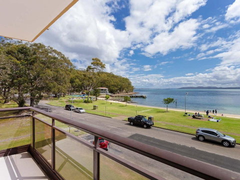 4 'Collendina', 19 Kurrawa Close - Fantastic Water Views And Sea Breezes - Accommodation Perth 0