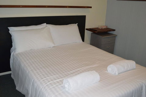 4 Lakeview Plaza - Accommodation Perth 0