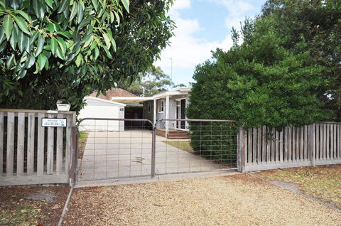 45 HALFORD - PET FRIENDLY - Accommodation Perth 0