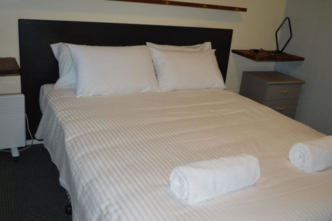 5 Lakeview Plaza - Accommodation Perth 0