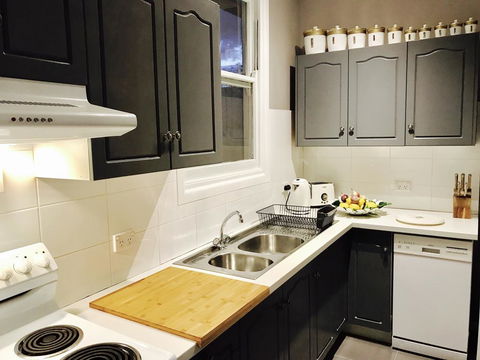 50s Fibro Chateau - Accommodation Perth 3