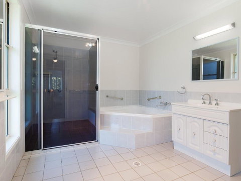 51 Rigney Street - Pet Friendly House With Aircon - Accommodation Perth 3