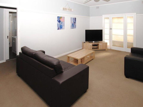 59 Wharf Street Opposite Bowling Club - Accommodation Perth 2