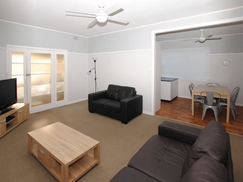 59 Wharf Street Opposite Bowling Club - Accommodation Perth 3