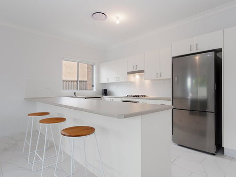 5B BENT STREET - LARGE HOUSE WITH DUCTED AIR CON, WIFI & FOXTEL - Perth Resorts 2