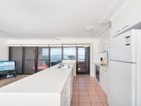 6 'FLORENTINE', 11 COLUMBIA CLOSE - STUNNING UNIT WITH SENSATIONAL VIEWS - Accommodation Perth 1