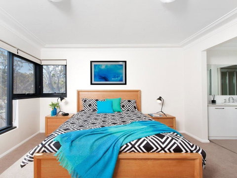 6 'FLORENTINE', 11 COLUMBIA CLOSE - STUNNING UNIT WITH SENSATIONAL VIEWS - Accommodation Perth 3