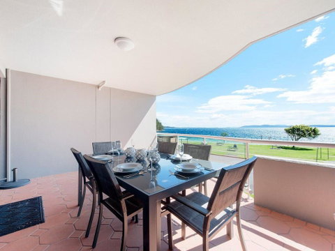6 'FLORENTINE', 11 COLUMBIA CLOSE - STUNNING UNIT WITH SENSATIONAL VIEWS - Accommodation Perth 0